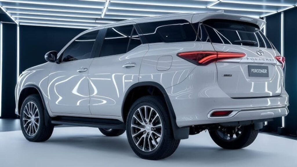 Toyota Fortuner Launches – 2.8L Diesel Engine, 204PS High Power & 500Nm Torque 4×4 Performance at Just ₹9,500 EMI!