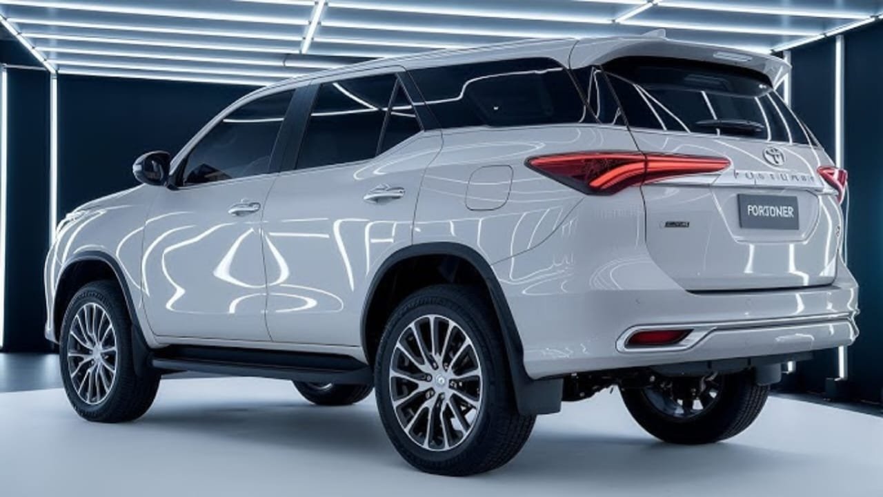 Toyota Fortuner Launches – 2.8L Diesel Engine, 204PS High Power & 500Nm Torque 4×4 Performance at Just ₹9,500 EMI!